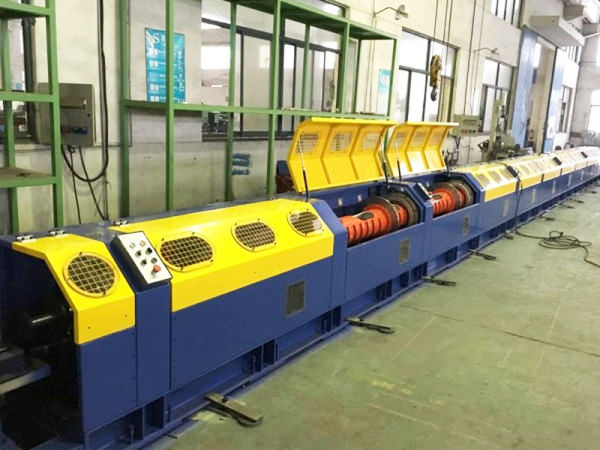 Tubular stranding machine
